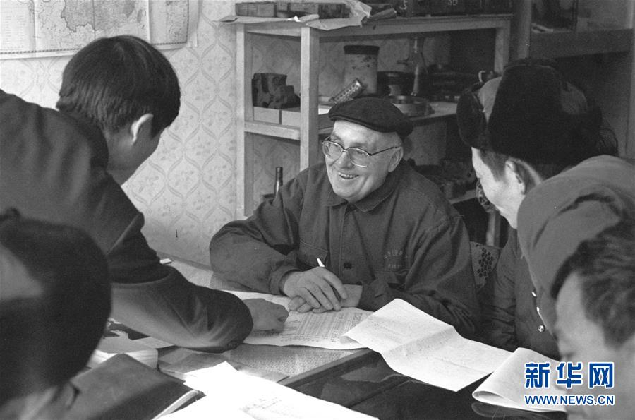 (图文互动)(2)为发展和进步,与中国携手同行——中国改革友谊奖章获得者群像