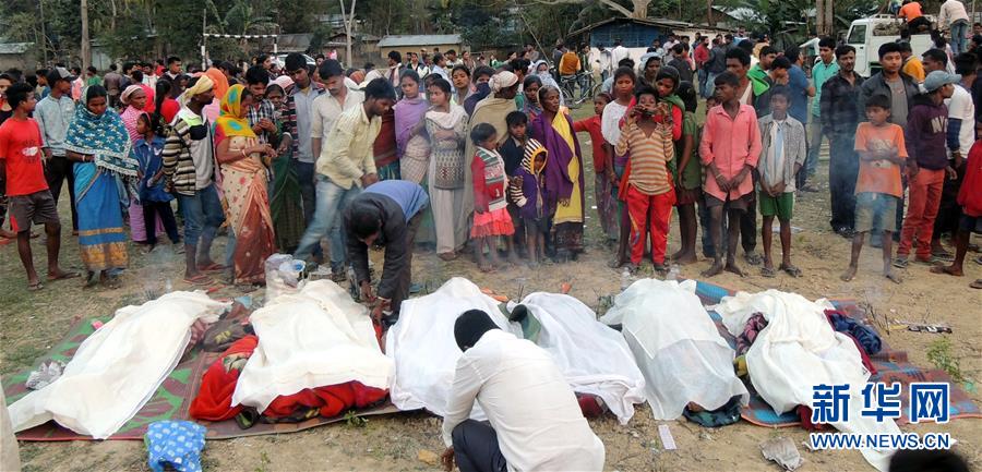 (国际)(2)印度假酒事件造成13人死亡